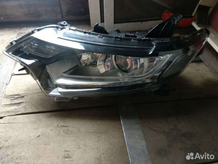 Левая фара Mitsubishi Outlander 2019