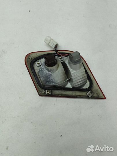 Фонарь задний задний левый Mitsubishi Carisma DA1A