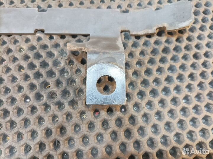 Кронштейн проводки Mercedes-Benz Axor