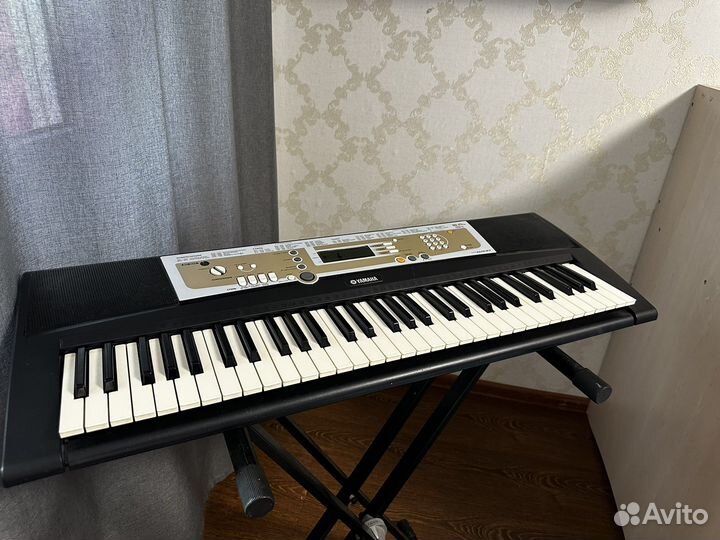 Синтезатор yamaha psr r200