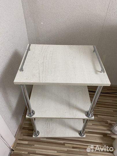 Этажерка на колесиках