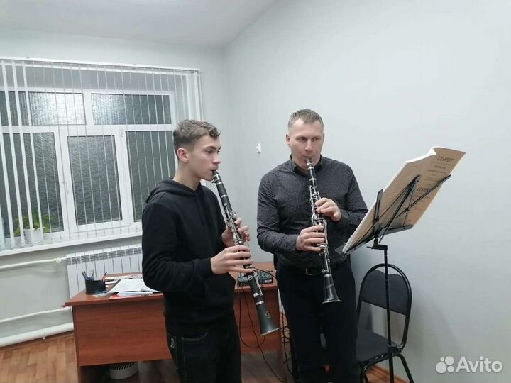 Педагог по музыке