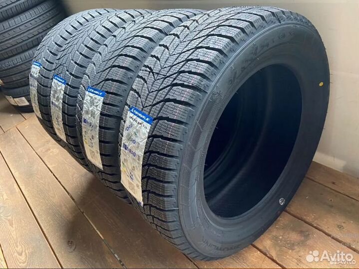 Triangle PL01 235/40 R18 95R