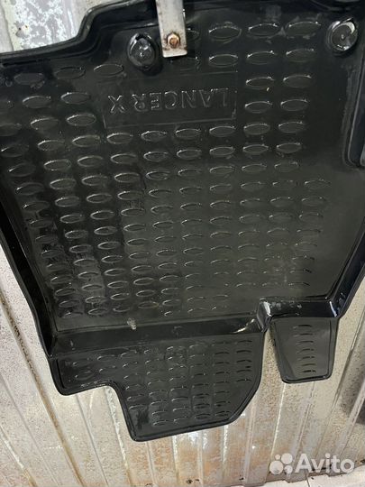 Коврики на lancer 10