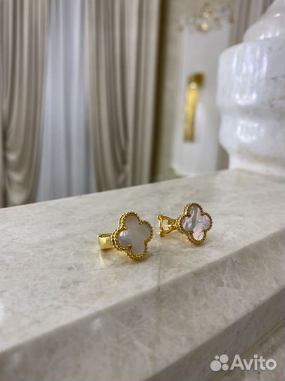 Золотые серьги