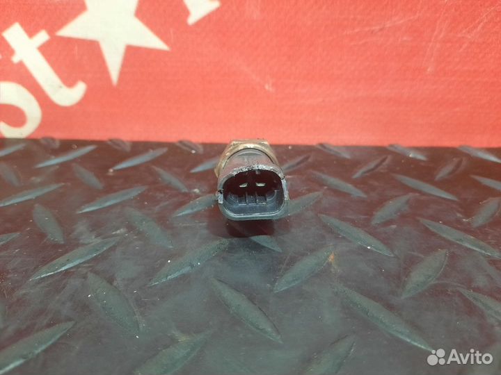 Датчик температуры охлаждающей жидкости