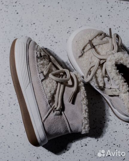 Детские ботинки