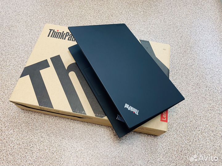 Ноутбук X1 Carbon 14