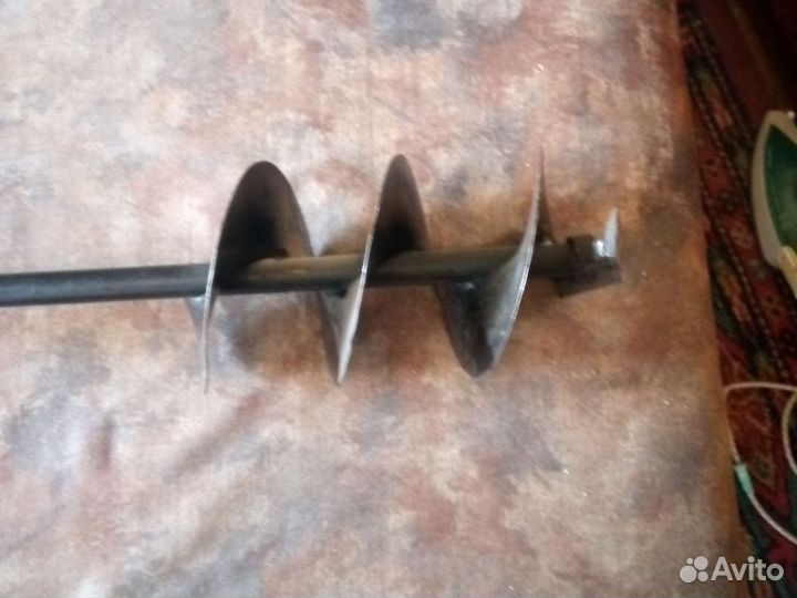 Ледобур ручной для зимней рыбалки