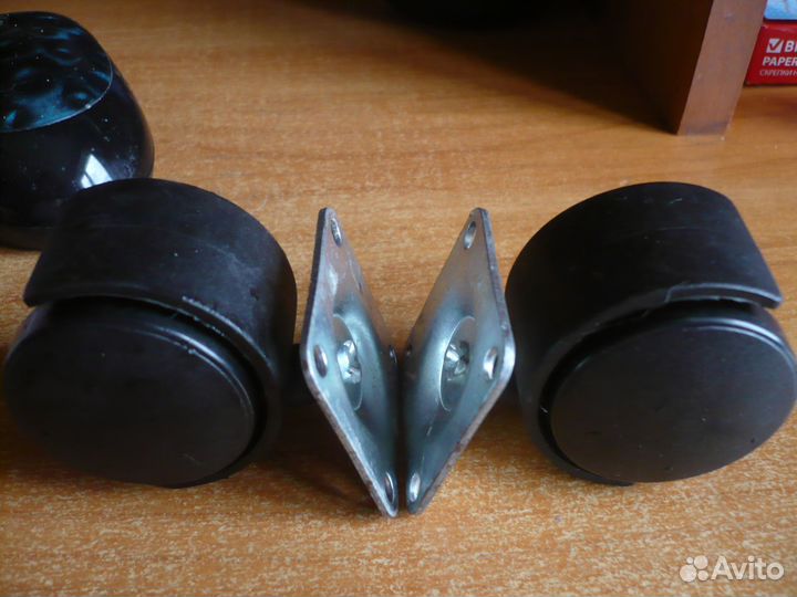 Новые мебельные колесики,2 штуки