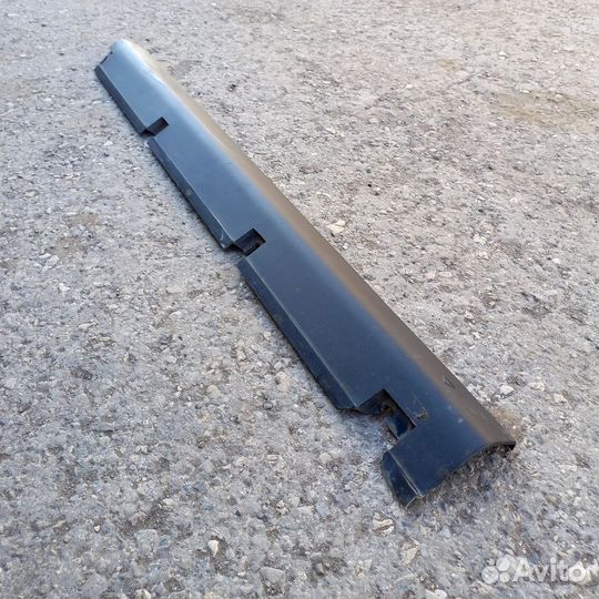 Накладка правого порога LADA Kalina