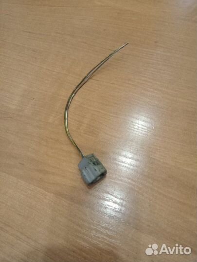 Разъем на повторитель поворота в крыле Toyota