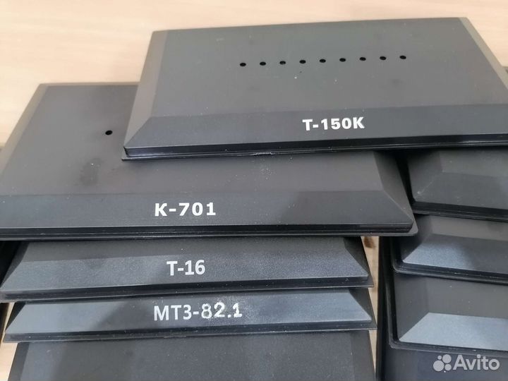 Подставки для моделей тракторов