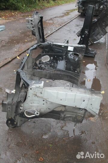 Передняя панель (телевизор) Nissan X-Trail T30