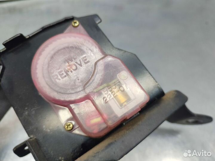 Ремень задний левый Mitsubishi Eclipse 1G 1992 г.в