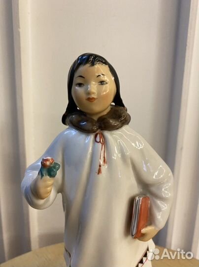 Статуэтка Якутка с цветком лфз СССР