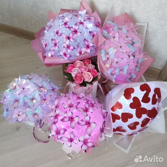 Букет бабочек светящихся