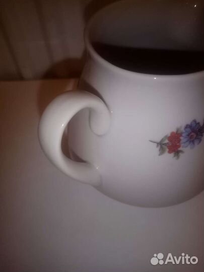 Фарфоровый молочник