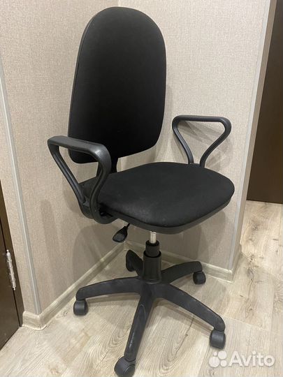 Компьютерное кресло