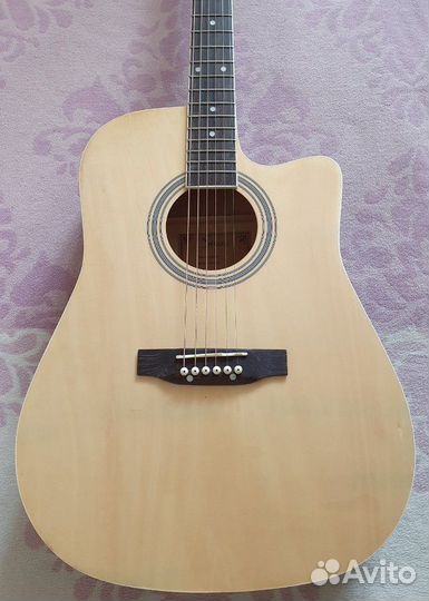 Гитара эстрадная (новая)