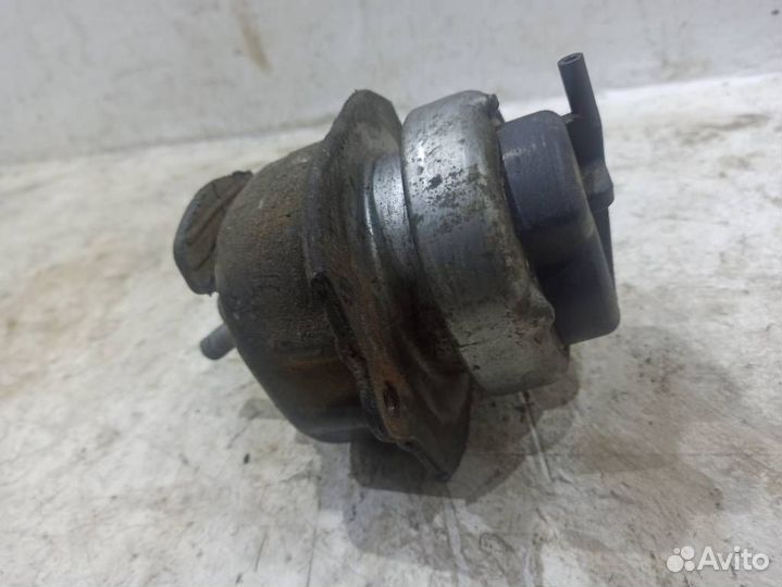Опора двигателя 22116795417 бмв