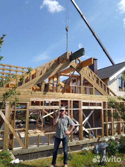 Прораб с бригадой