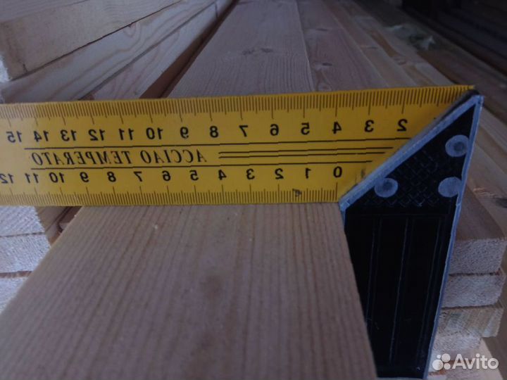 Прочные доски из сосны, надежное решение для строи