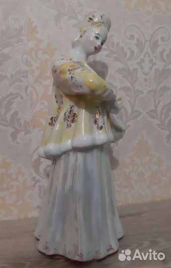 Фарфоровая статуэтка Дулево,Лебедушка