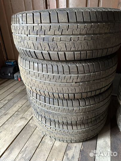 Dunlop All Season Maxx AS1 235/70 R16