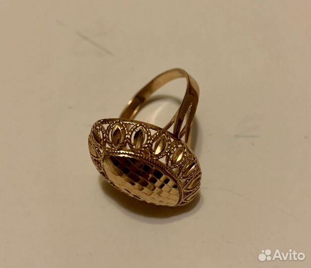 Золотые серьги и кольцо набор