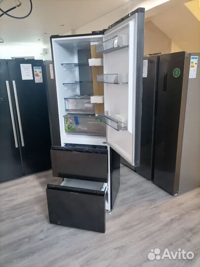 Холодильник новый многодверный темный космос