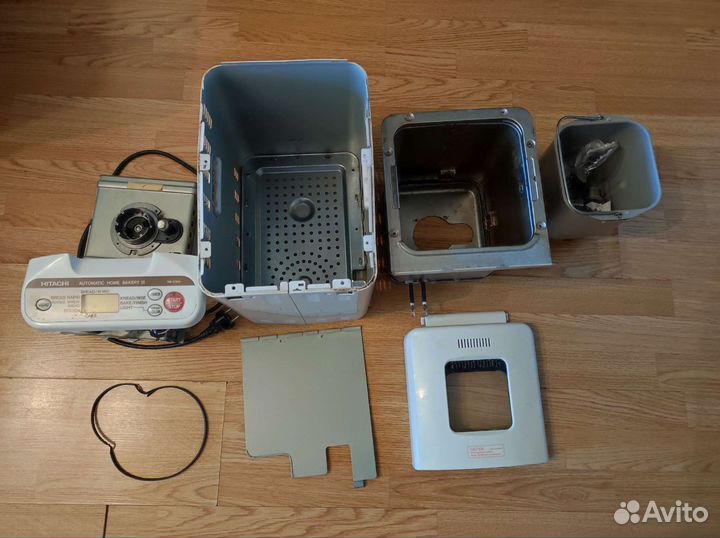 Хлебопечка HitachiHB-C103