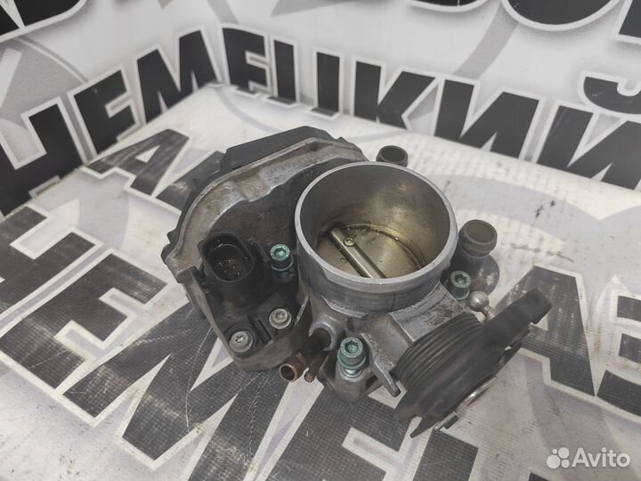 Дроссельная заслонка Volkswagen Passat B5
