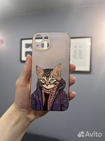 Чехол на iPhone 13 с котом