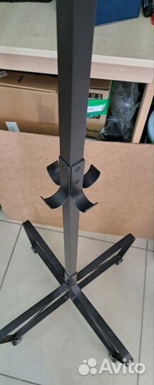 Вешалка для одежды напольная металлическая