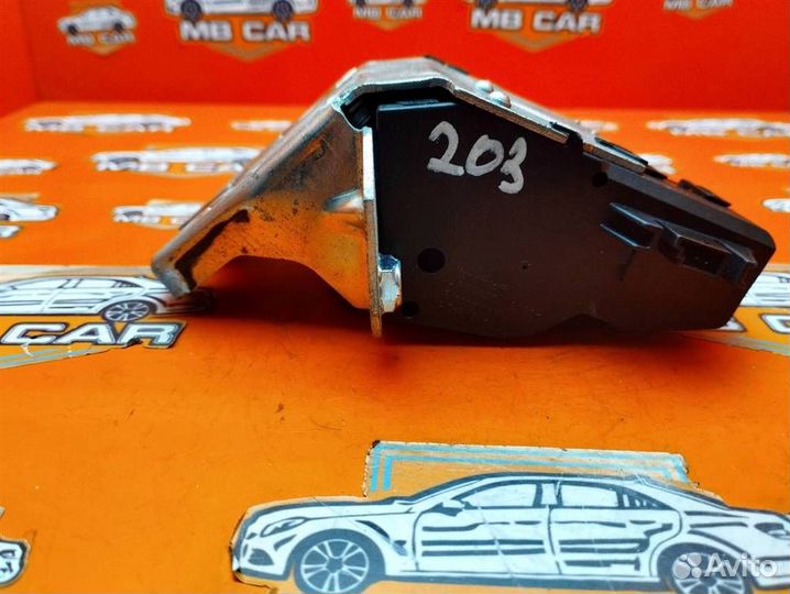 Замок багажника w203 C-class