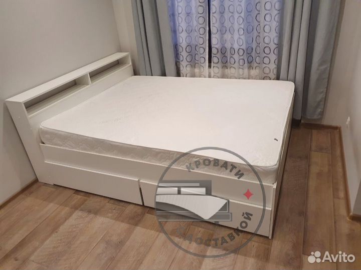 Кровать