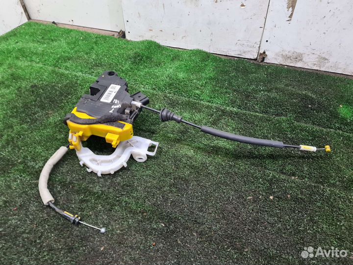 Замок двери передний правый Kia Ceed 2 2012-2018