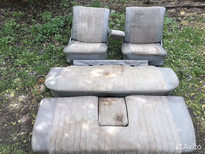 Сиденья на газ 24