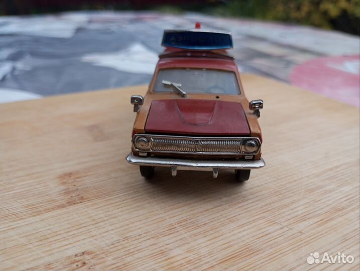 Модель автомобиля Волга газ 24