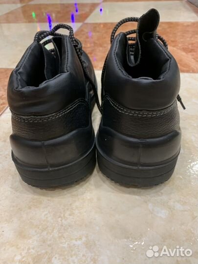 Ботинки рабочие новые 41 размер