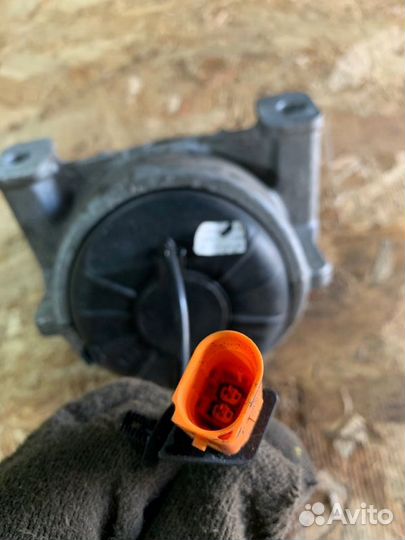 Подушка двигателя левая Audi A4 B8 2.0 CDN