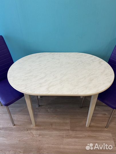 Обеденный стол