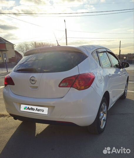 Opel Astra 1.6 AT, 2012, 215 000 км