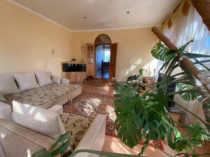 Дом 360 м² на участке 6 сот.