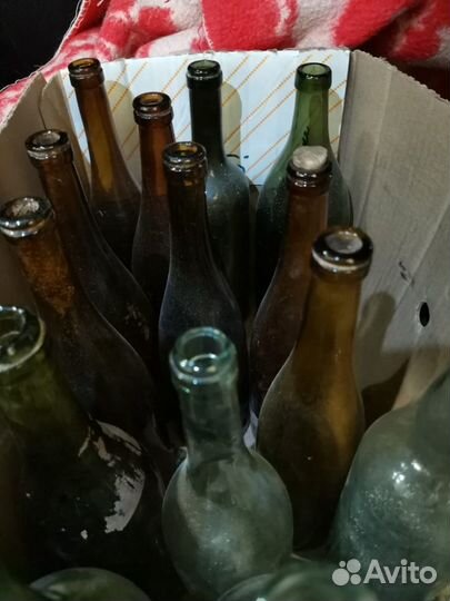 Старинная бутылка -46 штук