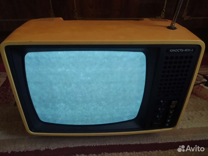 Телевизор Юность 406Д