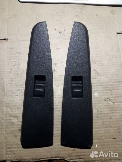 Кнопки стеклоподьемн. задние Toyota Highlander 2