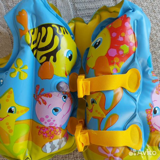 Детский надувной жилет для плавания