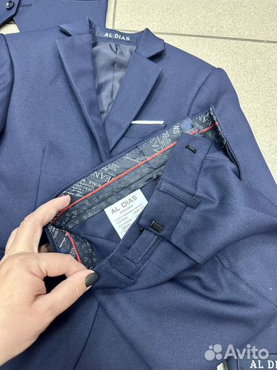 Школьный костюм тройка на мальчика. новые